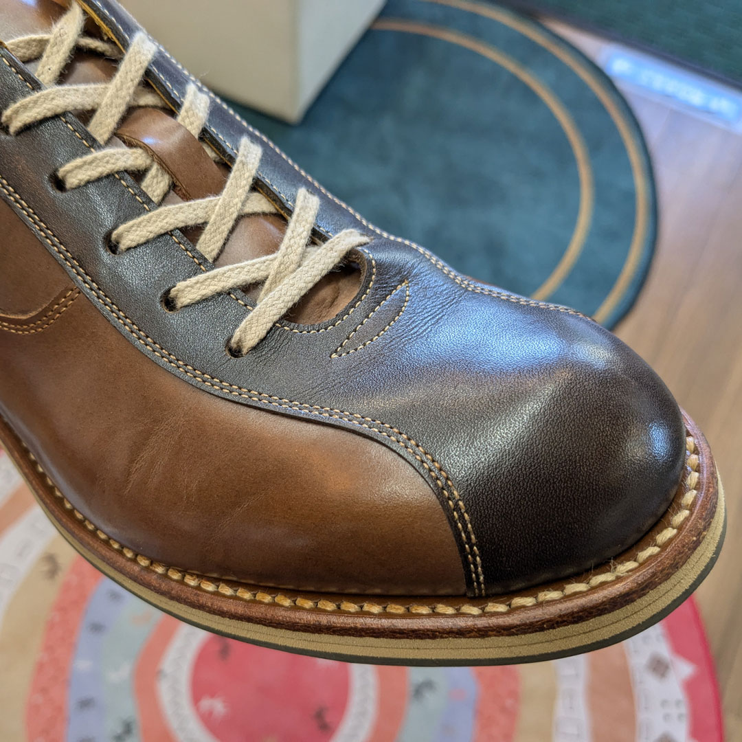 宮城興業のスニーカー